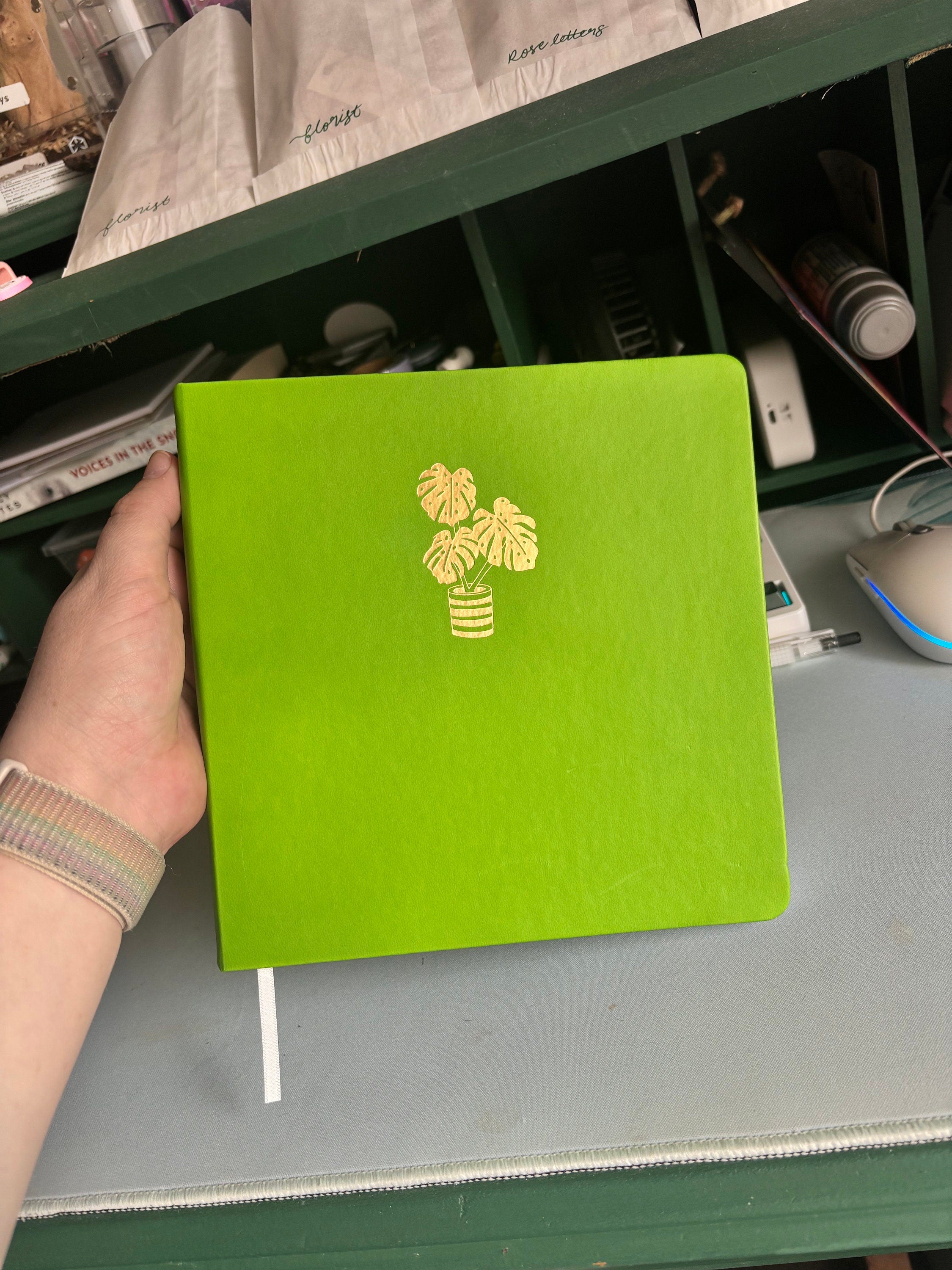 Monstera Dot Grid Journal: Botanical Sketchbook, 160gsm