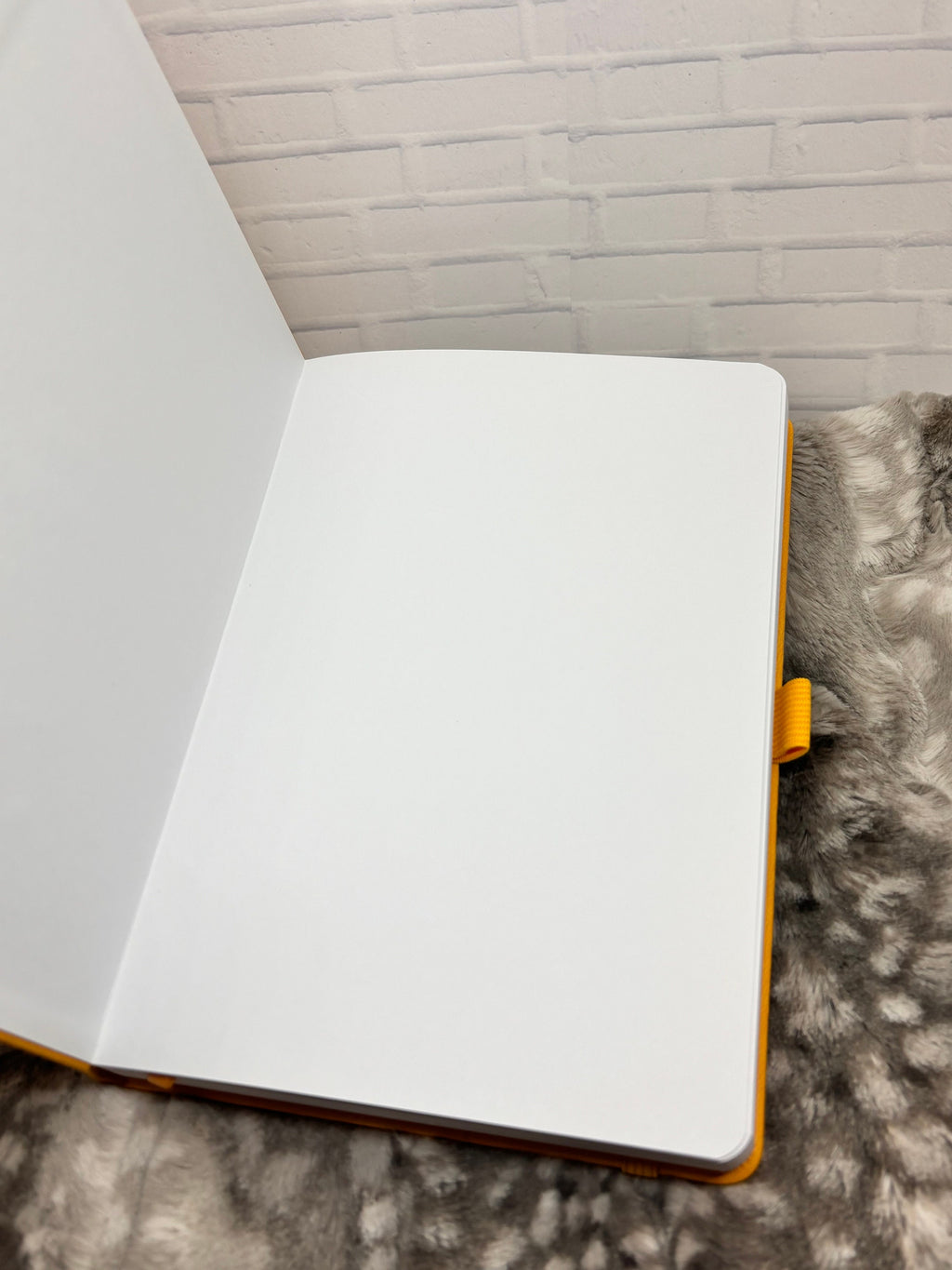 Sunflower & Bee A5 Dot Grid Journal: Yellow Vegan Leather, Gold Foil