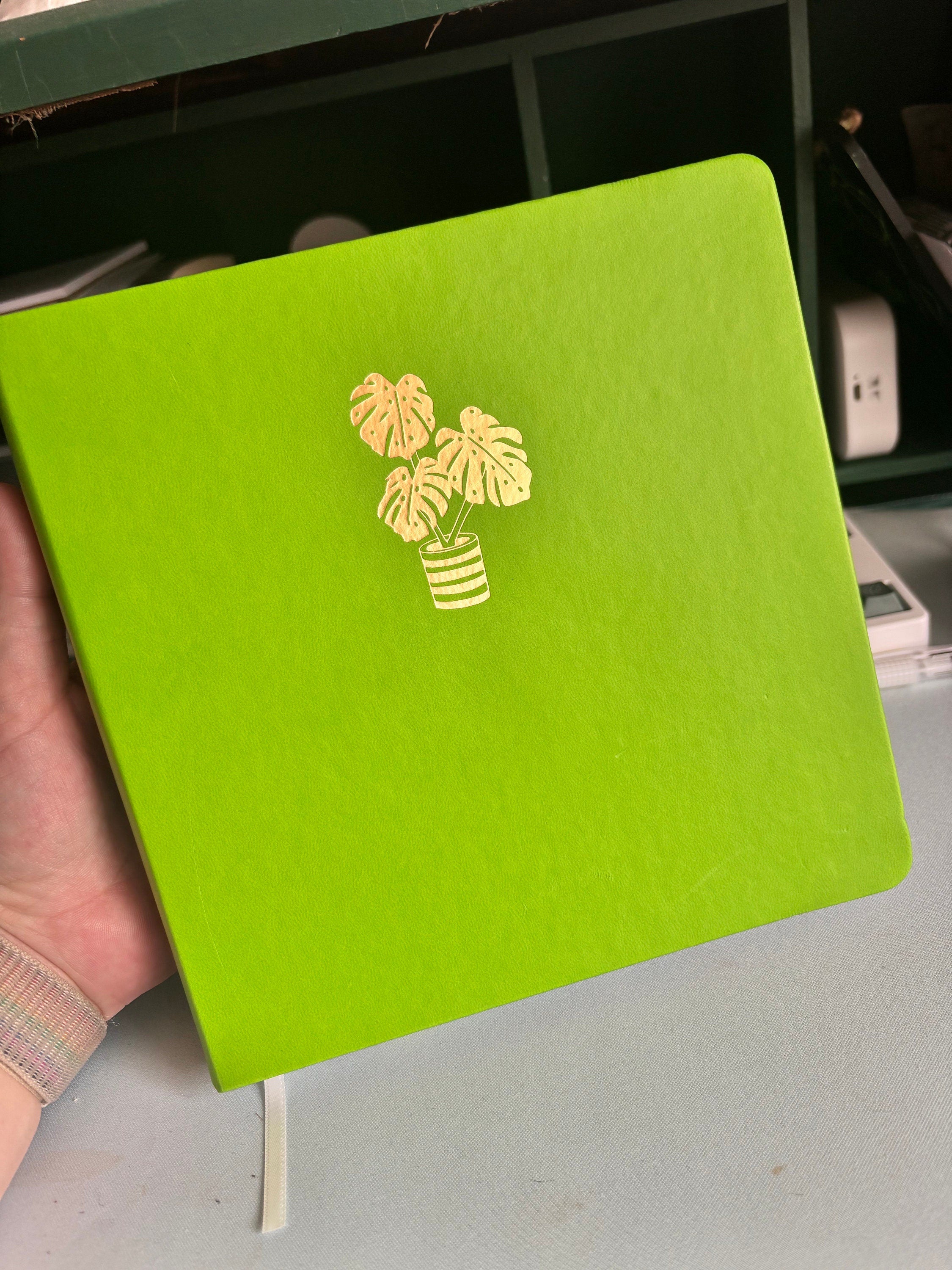 Monstera Dot Grid Journal: Botanical Sketchbook, 160gsm